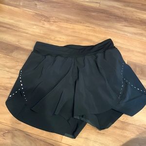 lululemon find your pace short